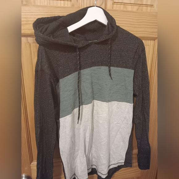 Lightweight pullover hoodie - Picture 2 of 4